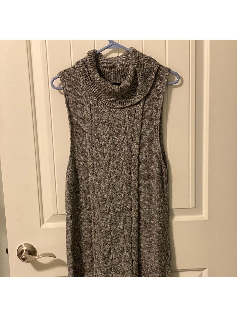 AB Studio Grey Cowl Neck Sleeveless Sweater. Cotten, polyester, acrylic Size L